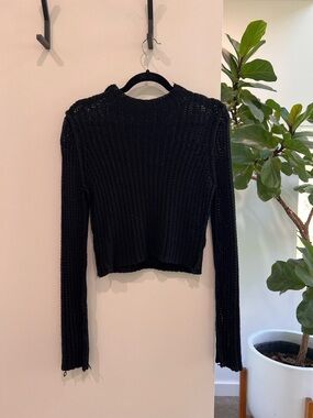 Black Cropped Knit Sweater - Classic Ribbed Design